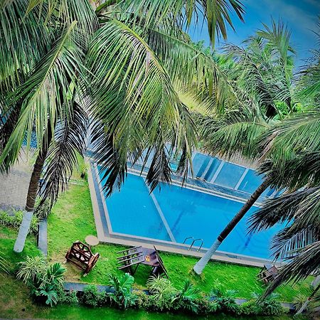 Nilaveli Hybrid Holiday Hotel Exterior photo