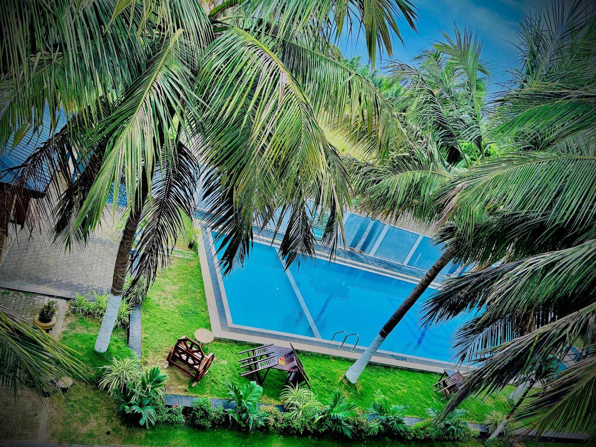 Nilaveli Hybrid Holiday Hotel Exterior photo